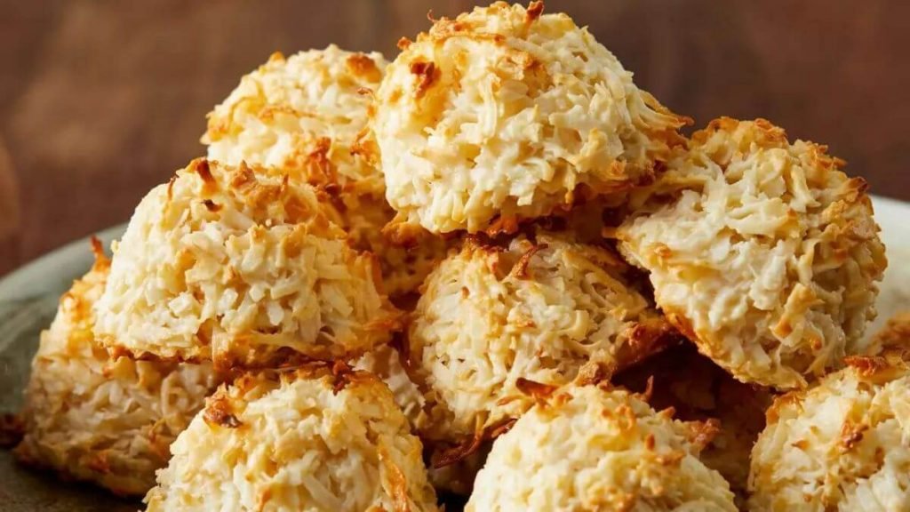 Coconut Macaroons - Easy & Chewy Recipe