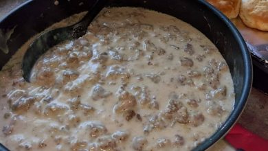 Pioneer Woman Sausage Gravy - Easy & Creamy Recipe